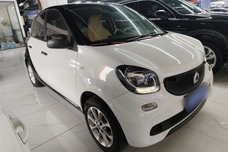 Used smart forfour 2018 1.0L 52 kW Dynamic Edition Exterior 1