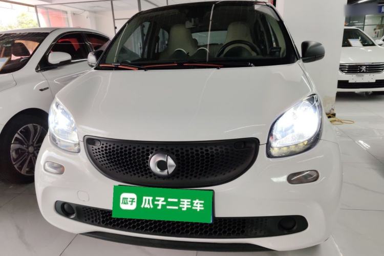 Used smart forfour 2018 1.0L 52 kW Dynamic Edition Exterior 1