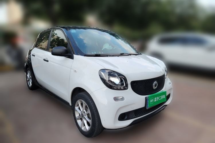 Used smart forfour 2018 1.0L 52 kW Dynamic Edition Exterior 2