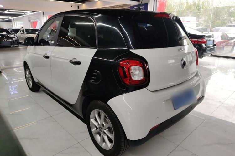 Used smart forfour 2018 1.0L 52 kW Dynamic Edition Exterior 2