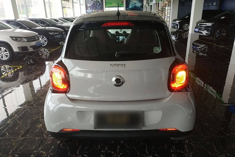 Used smart forfour 2018 1.0L 52 kW Dynamic Edition Exterior 4
