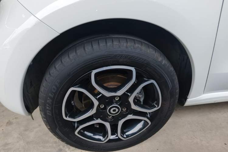 Used smart forfour 2018 0.9T 66 kW Pioneer Edition Exterior 4
