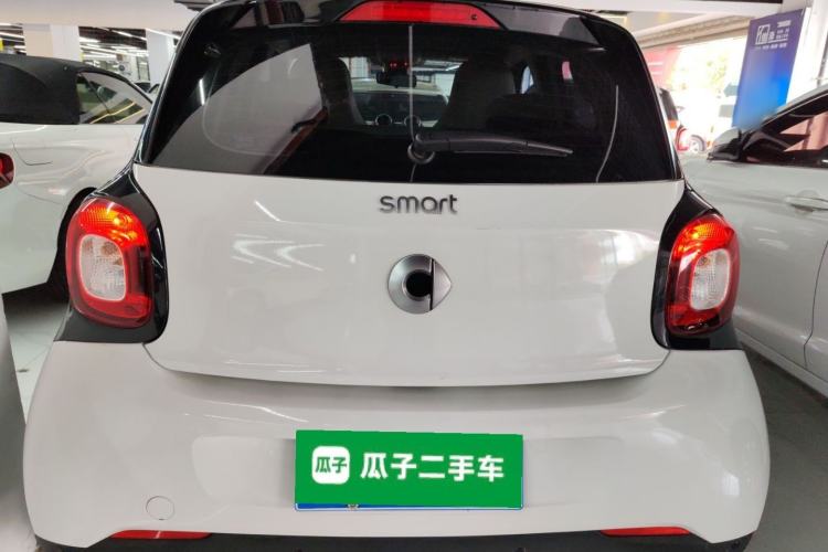 Used smart forfour 2018 1.0L 52 kW Dynamic Edition Exterior 4