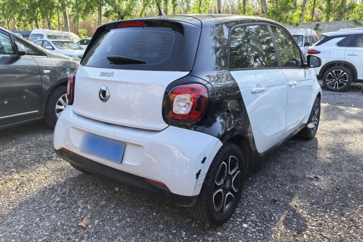 Used smart forfour 2018 0.9T 66 kW Pioneer Edition Exterior 5