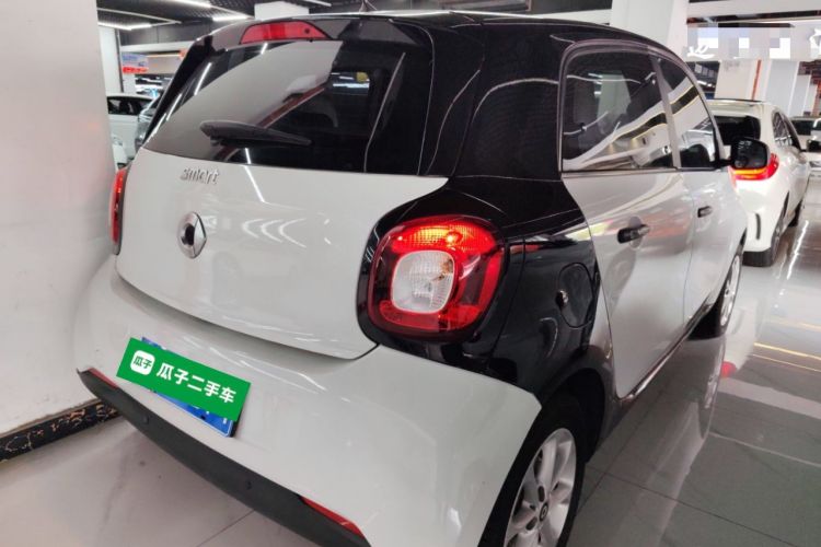 Used smart forfour 2018 1.0L 52 kW Dynamic Edition Exterior 5