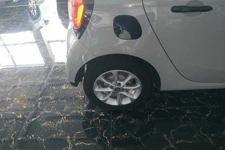 Used smart forfour 2018 1.0L 52 kW Dynamic Edition Exterior 8