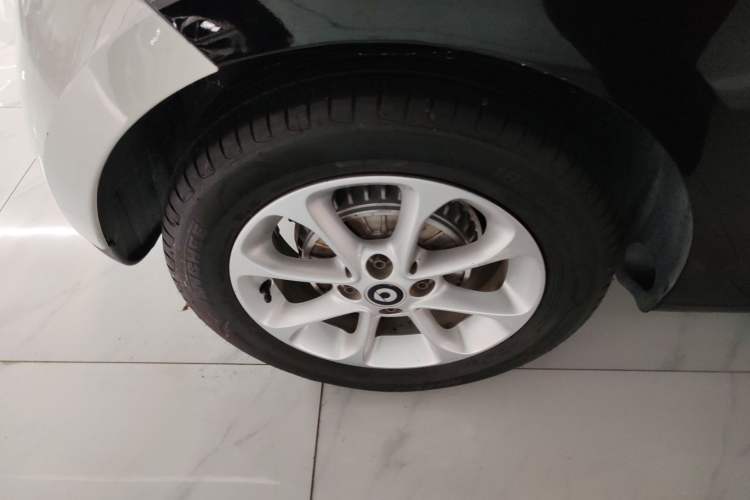 Used smart forfour 2018 1.0L 52 kW Dynamic Edition Exterior 8