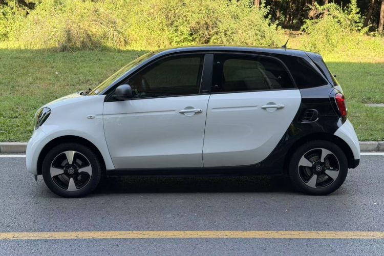 Used smart forfour 2018 1.0L 52kW Passion Edition Exterior 9