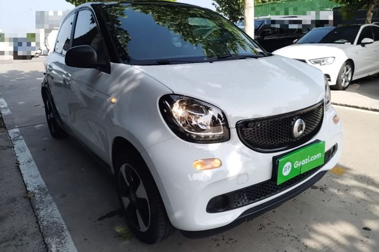 Used smart forfour 2018 1.0L 52kW Passion Edition Front Right 45 Deg