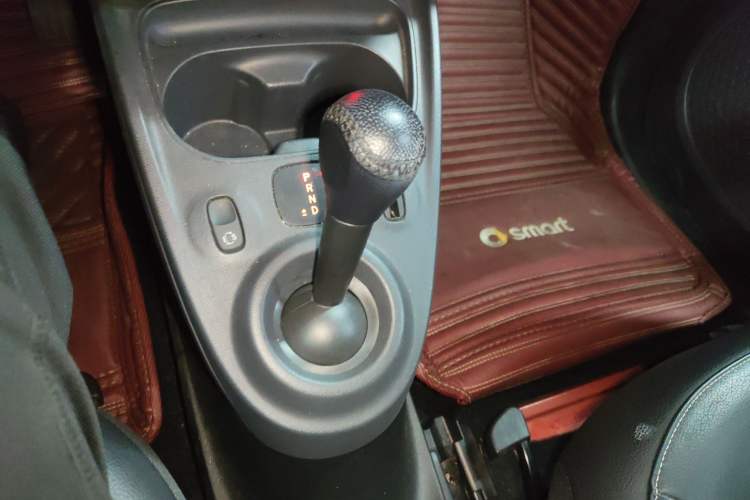 Used smart forfour 2018 0.9T 66 kW Pioneer Edition Gear Lever