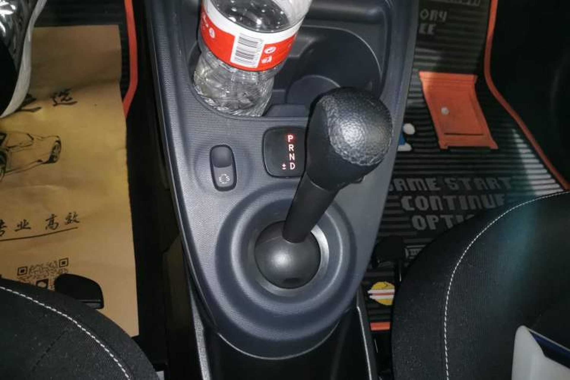 Used smart forfour 2018 1.0L 52kW Passion Edition Gear Lever