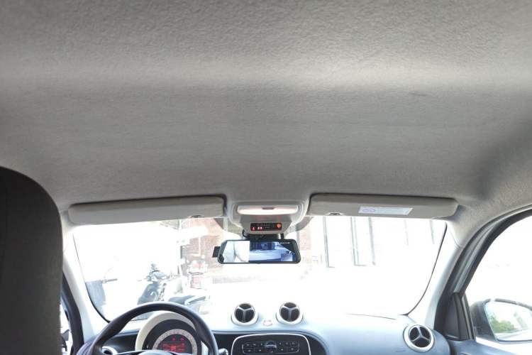 Used smart forfour 2018 1.0L 52 kW Dynamic Edition Headliner