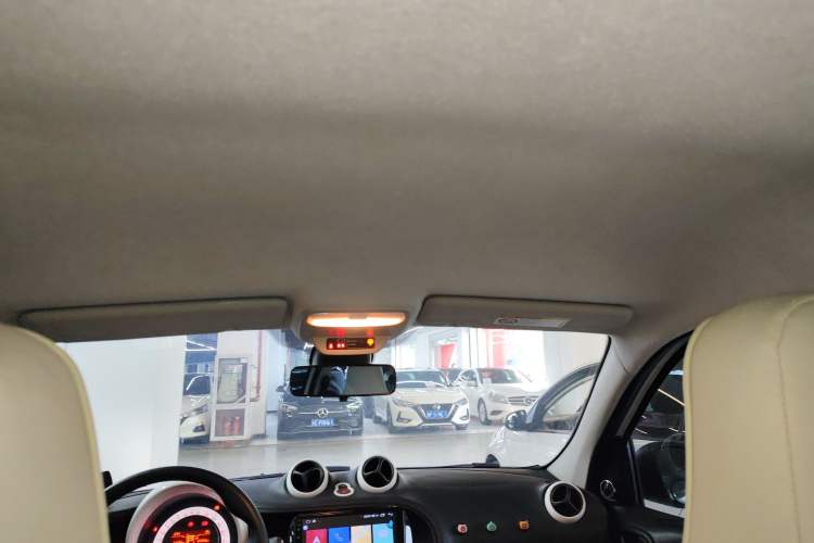 Used smart forfour 2018 1.0L 52 kW Dynamic Edition Headliner