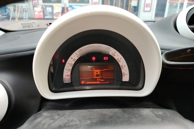 Used smart forfour 2018 1.0L 52 kW Dynamic Edition Instrument Cluster