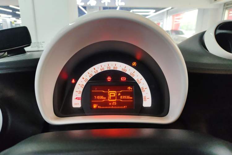 Used smart forfour 2018 1.0L 52 kW Dynamic Edition Instrument Cluster