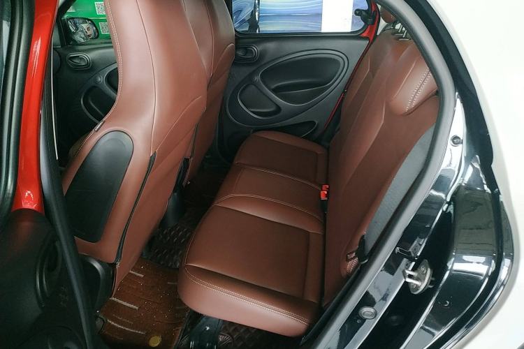 Used smart forfour 2018 1.0L 52 kW Dynamic Edition Interior 4