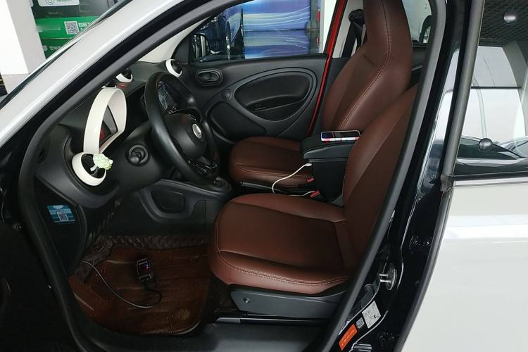 Used smart forfour 2018 1.0L 52 kW Dynamic Edition Left Front Seat