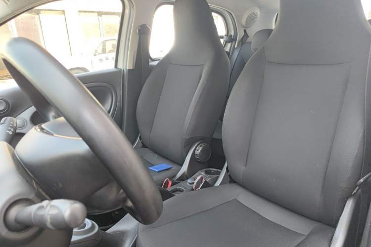 Used smart forfour 2018 1.0L 52 kW Dynamic Edition Left Front Seat