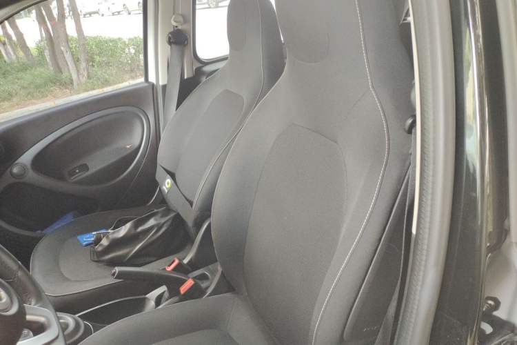 Used smart forfour 2018 1.0L 52kW Passion Edition Left Front Seat