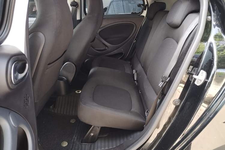 Used smart forfour 2018 1.0L 52kW Passion Edition Left Rear Seat
