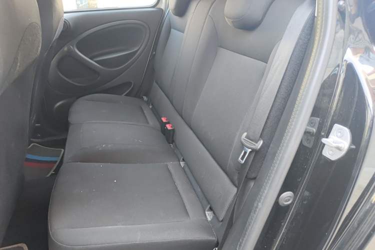 Used smart forfour 2018 1.0L 52 kW Dynamic Edition Left Rear Seat