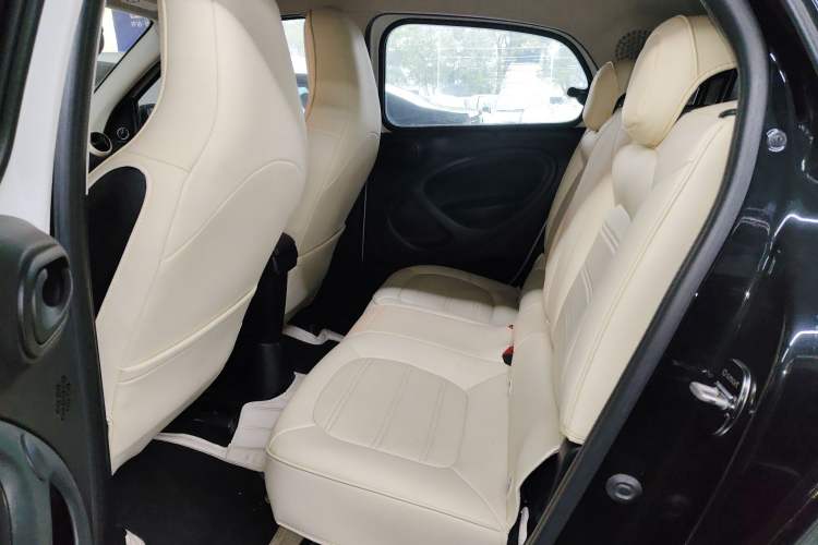 Used smart forfour 2018 1.0L 52 kW Dynamic Edition Left Rear Seat