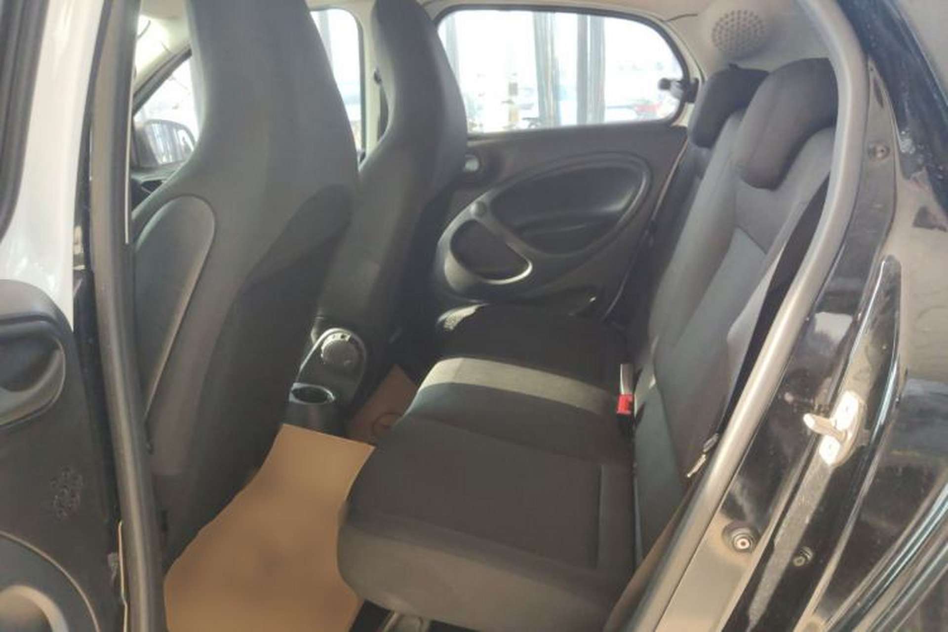 Used smart forfour 2018 1.0L 52 kW Dynamic Edition Left Rear Seat