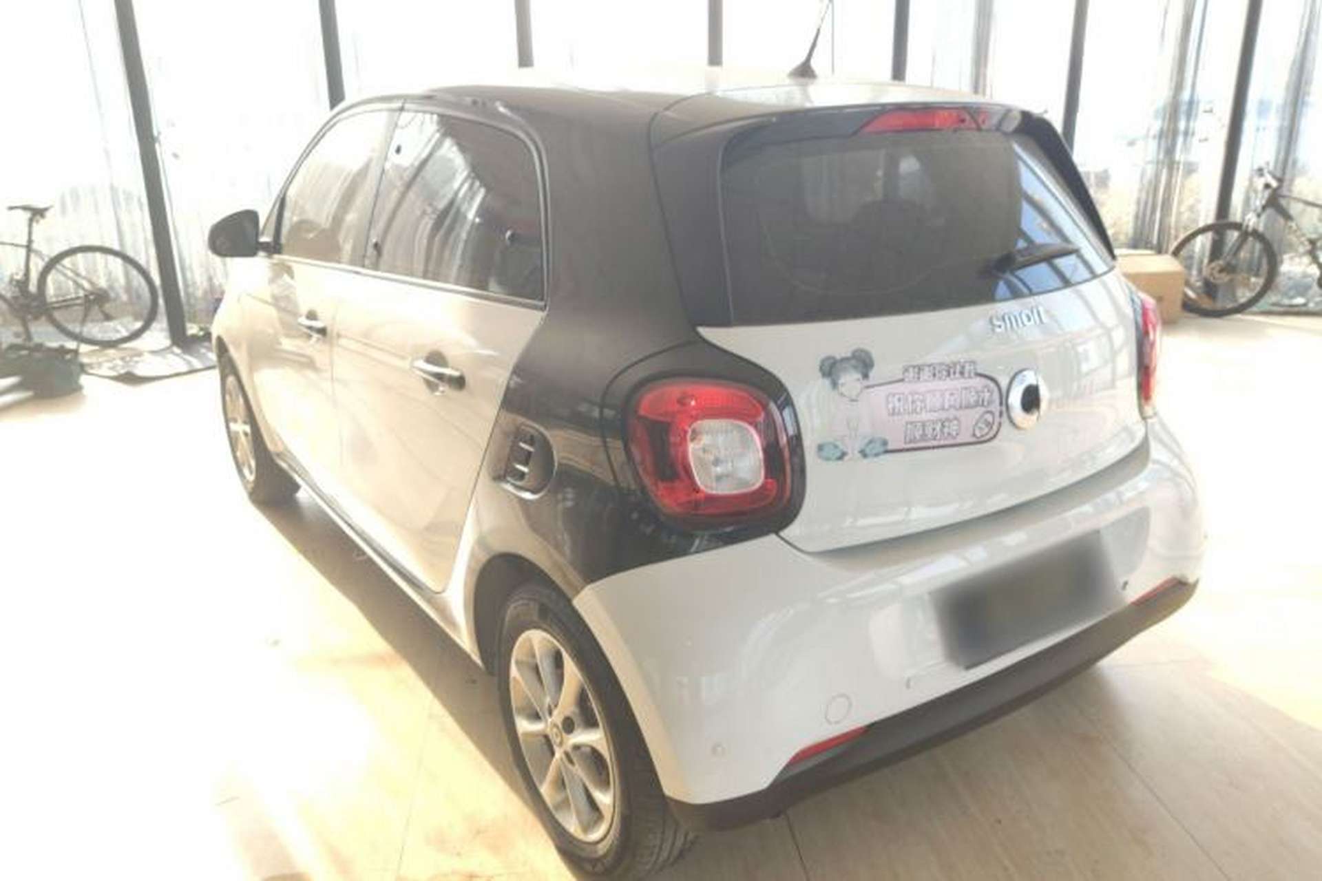 Used smart forfour 2018 1.0L 52 kW Dynamic Edition Rear Left 45 Deg