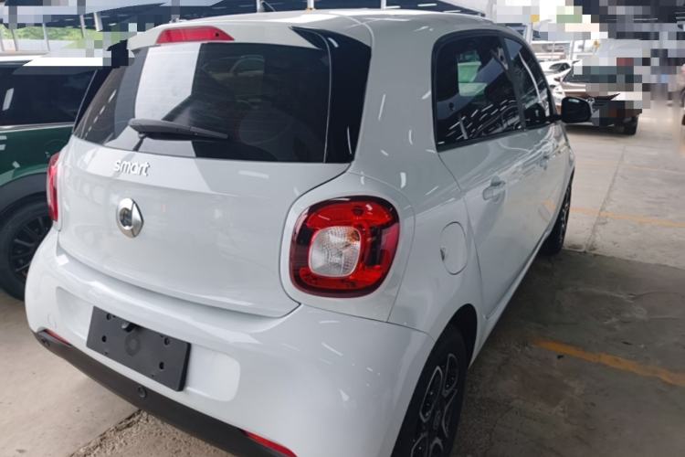 Used smart forfour 2018 0.9T 66 kW Pioneer Edition Rear Right 45 Deg