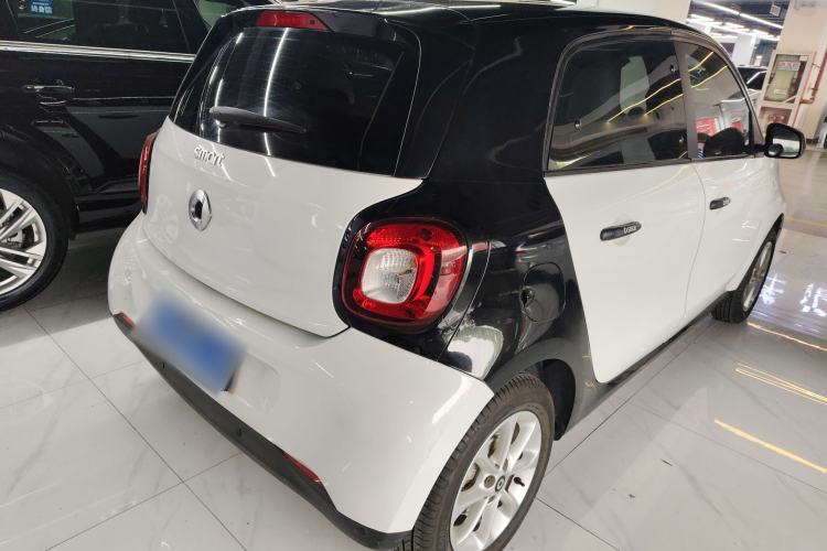 Used smart forfour 2018 1.0L 52 kW Dynamic Edition Rear Right 45 Deg