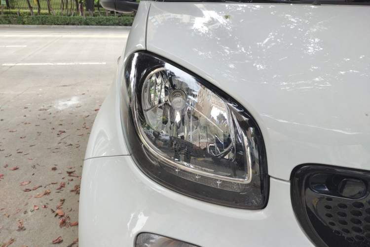 Used smart forfour 2018 1.0L 52kW Passion Edition Right Front Headlight