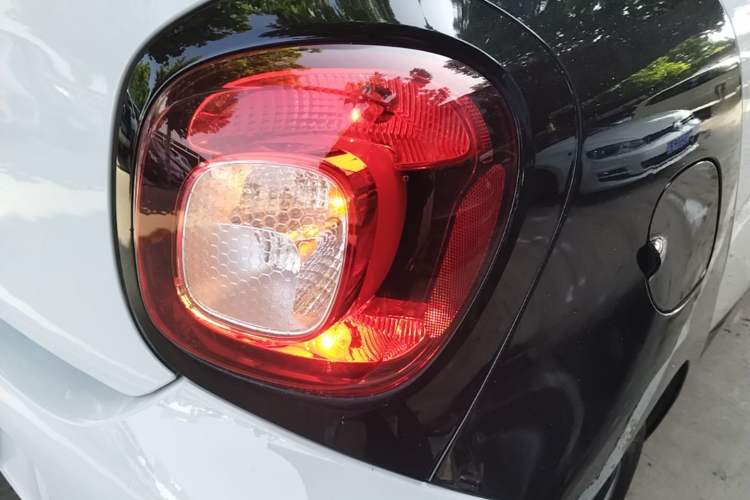 Used smart forfour 2018 1.0L 52kW Passion Edition Right Rear Taillight