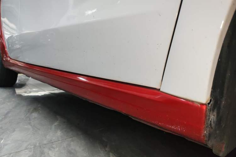 Used smart forfour 2018 0.9T 66 kW Pioneer Edition Right Side Sill