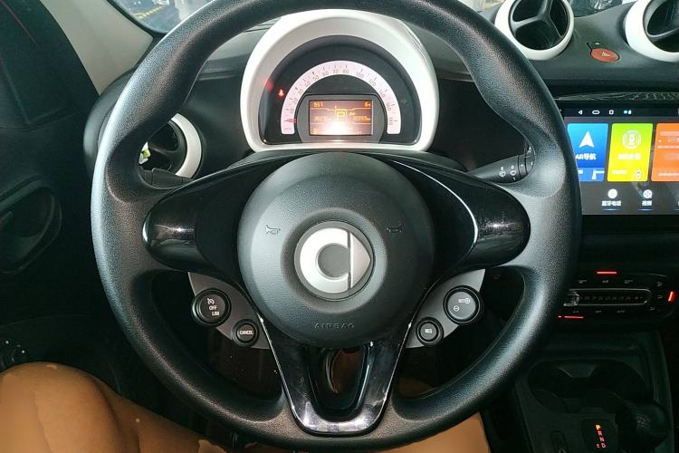 Used smart forfour 2018 1.0L 52 kW Dynamic Edition Steering Wheel