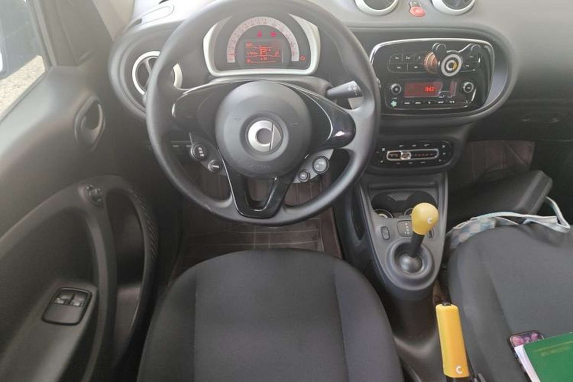 Used smart forfour 2018 1.0L 52 kW Dynamic Edition Steering Wheel