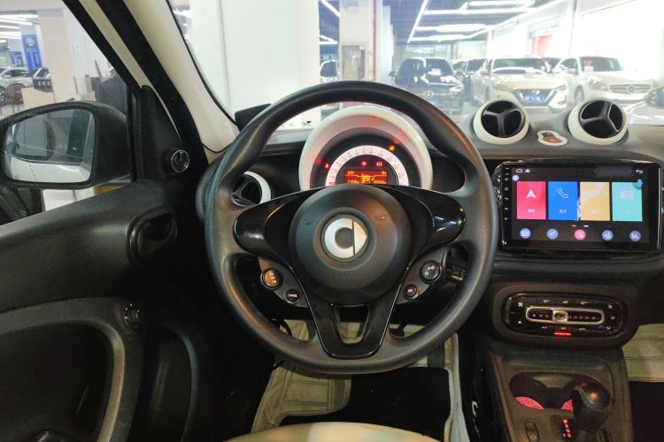Used smart forfour 2018 1.0L 52 kW Dynamic Edition Steering Wheel