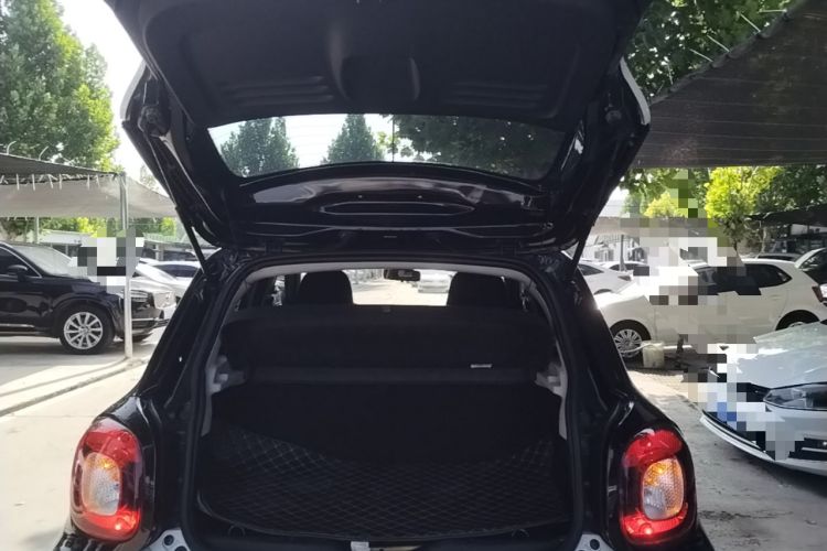 Used smart forfour 2018 1.0L 52kW Passion Edition Trunk