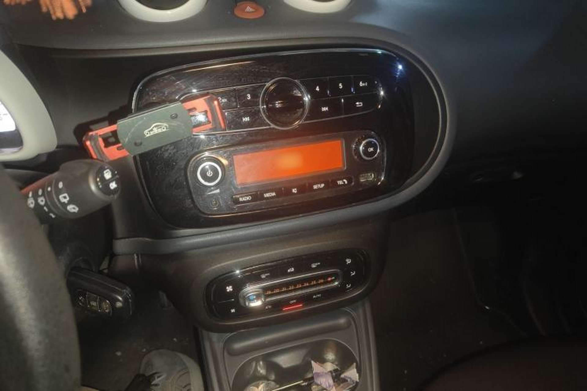 Used smart forfour 2018 1.0L 52 kW Dynamic Edition Audio And AC Panel