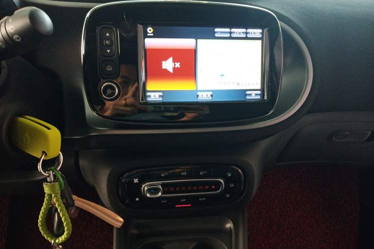 Used smart forfour 2018 0.9T 66 kW Pioneer Edition Audio And AC Panel