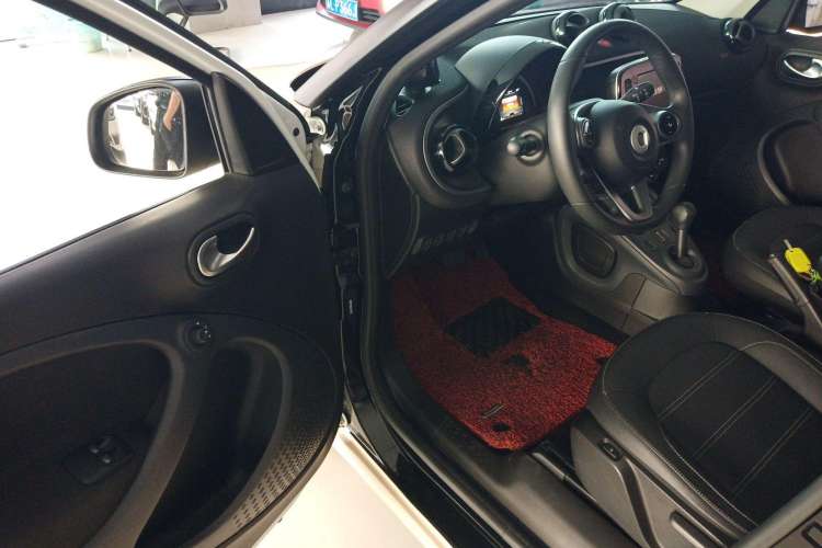 Used smart forfour 2018 0.9T 66 kW Pioneer Edition Driver Seat