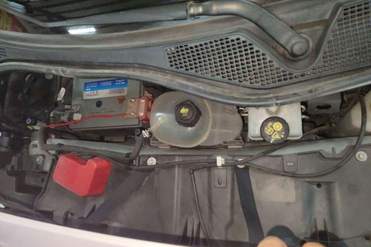 Used smart forfour 2018 1.0L 52 kW Dynamic Edition Engine Bay