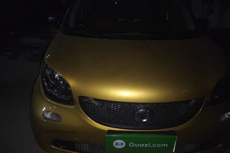 Used smart forfour 2018 1.0L 52 kW Dynamic Edition Engine Bay Right