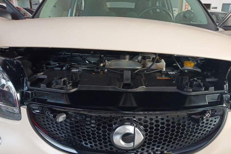 Used smart forfour 2018 0.9T 66 kW Pioneer Edition Engine Bay