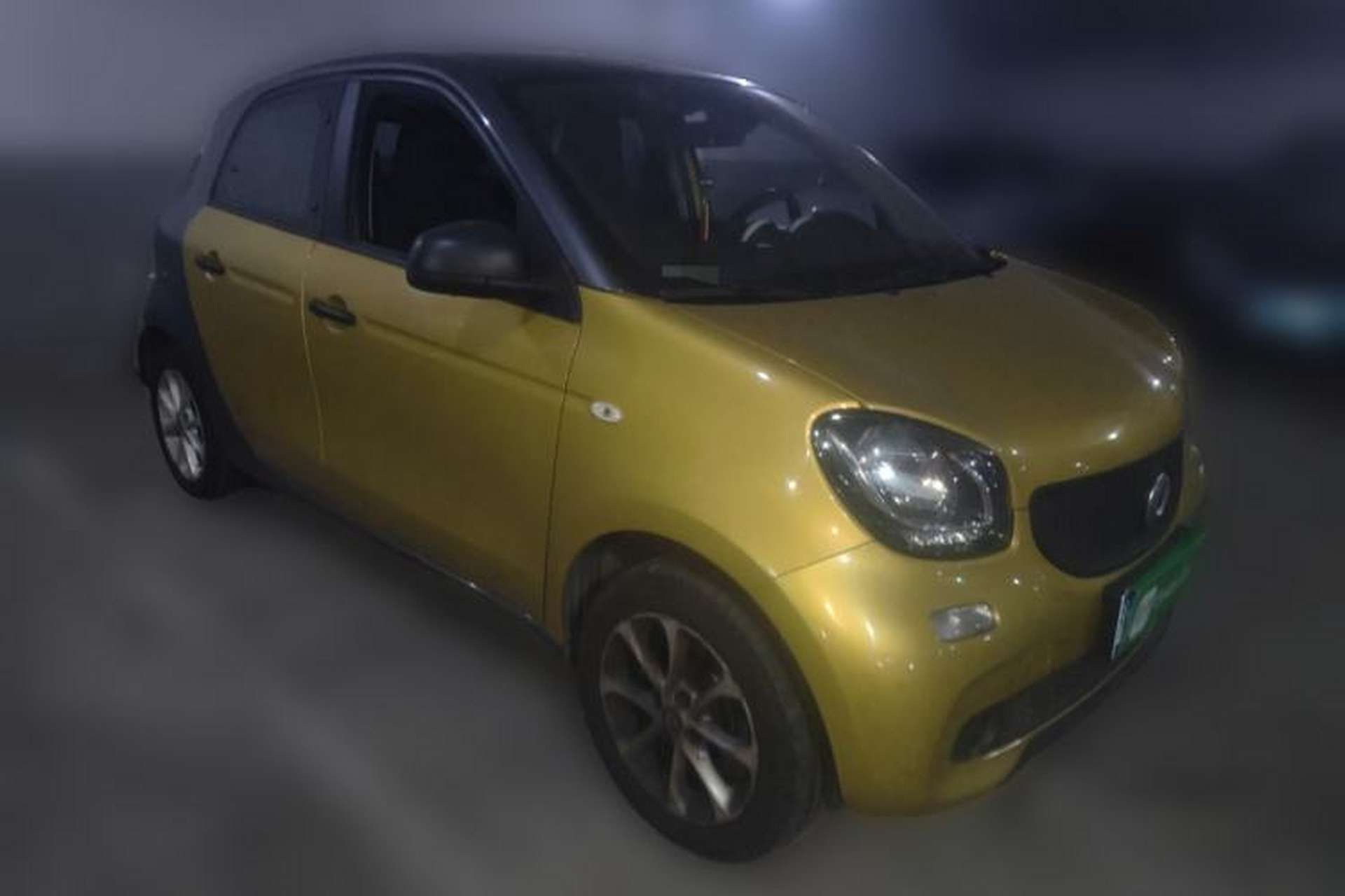 Used smart forfour 2018 1.0L 52 kW Dynamic Edition Exterior 2