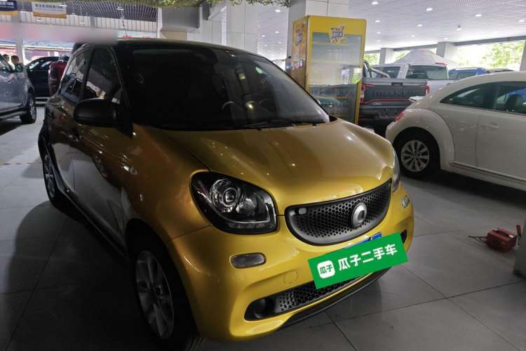 Used smart forfour 2018 1.0L 52 kW Dynamic Edition Exterior 2