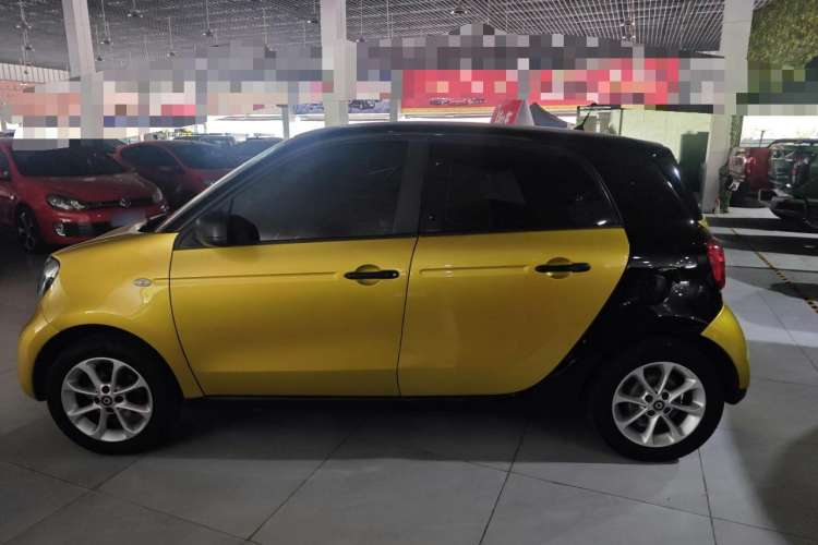 Used smart forfour 2018 1.0L 52 kW Dynamic Edition Exterior 3