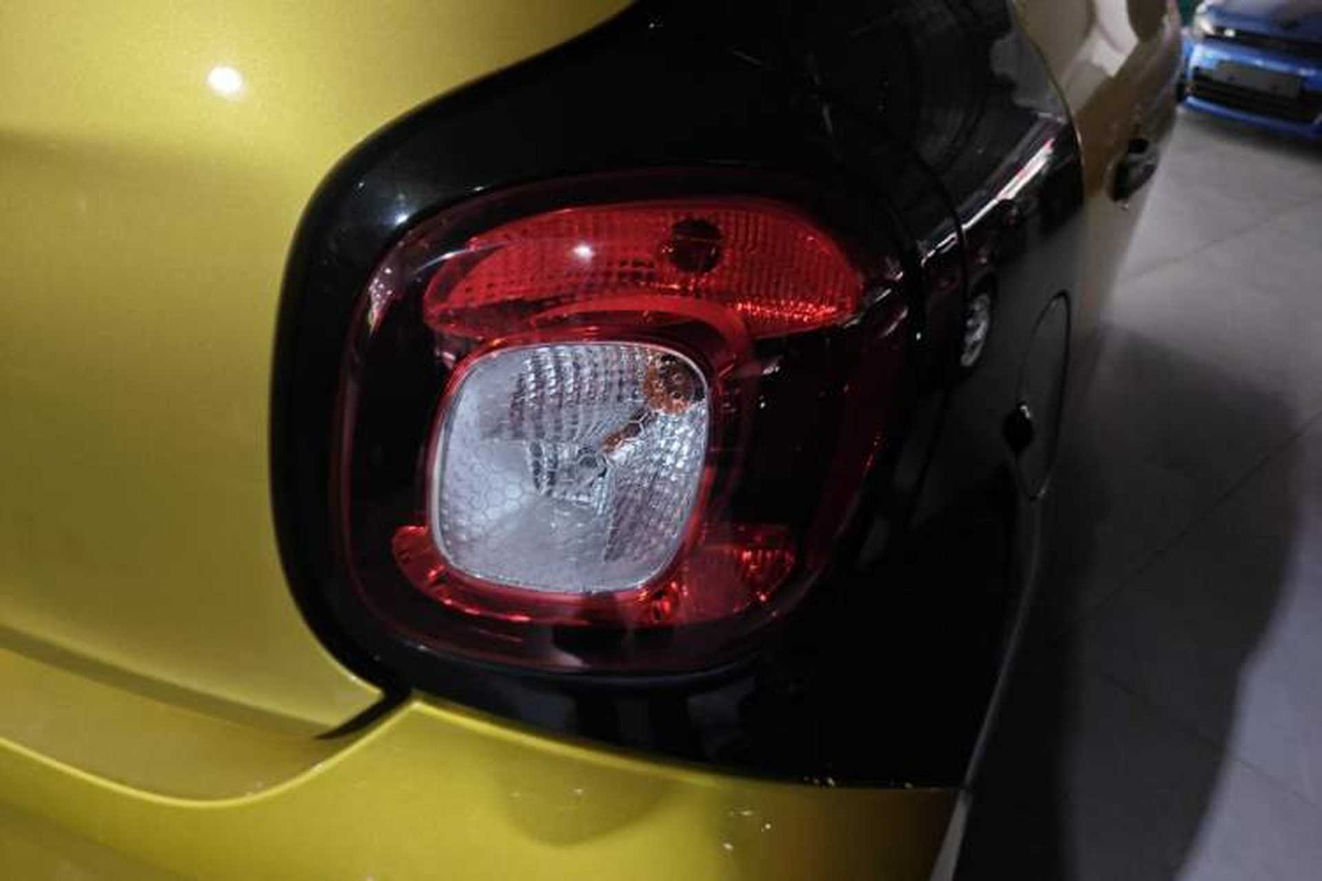 Used smart forfour 2018 1.0L 52 kW Dynamic Edition Exterior 6