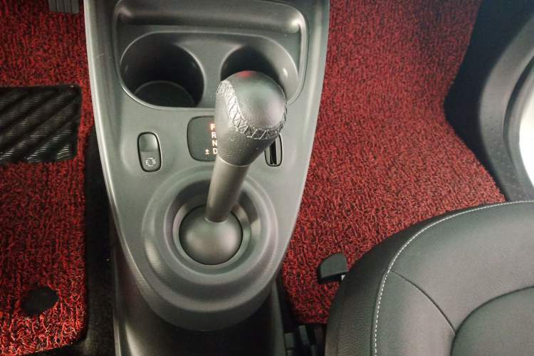 Used smart forfour 2018 0.9T 66 kW Pioneer Edition Gear Lever