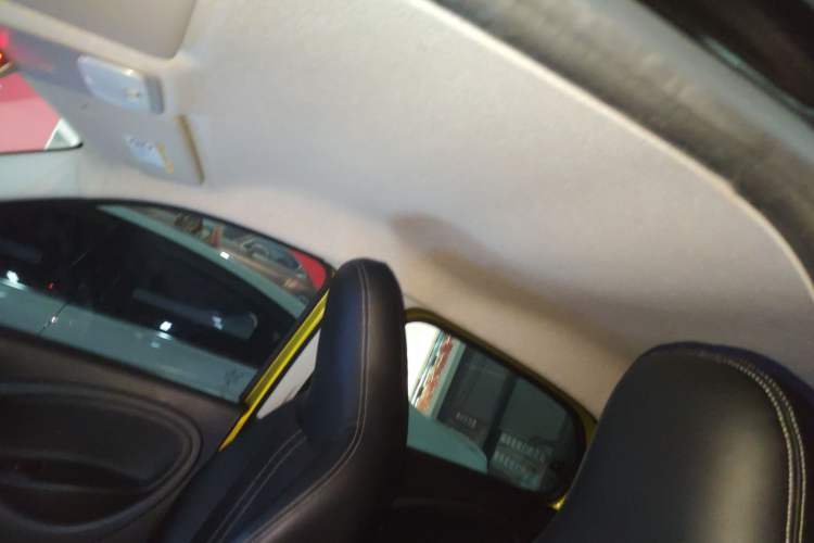 Used smart forfour 2018 1.0L 52 kW Dynamic Edition Headliner