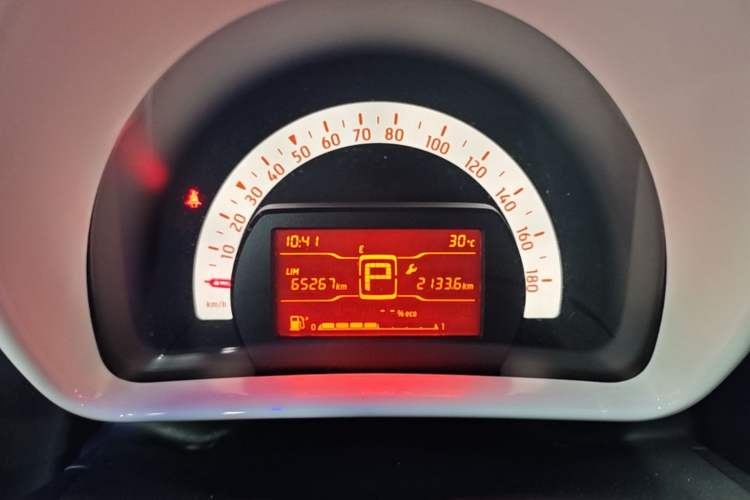 Used smart forfour 2018 1.0L 52 kW Dynamic Edition Instrument Cluster